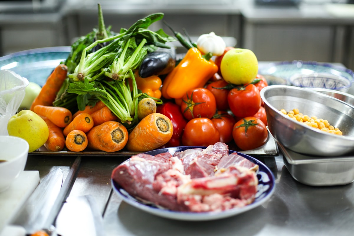 Desayuno equilibrado con frutas y cereales