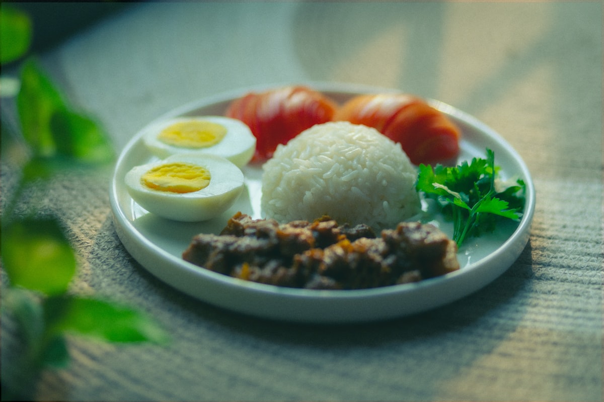 Cena ligera con salmón y vegetales